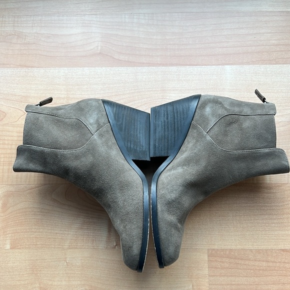 Eileen Fisher Peer Suede Ankle Bootie in Shadow Size 9 - Picture 12 of 17